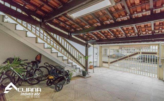 Sobrado para alugar com 3 quartos, 315m² - Foto 1