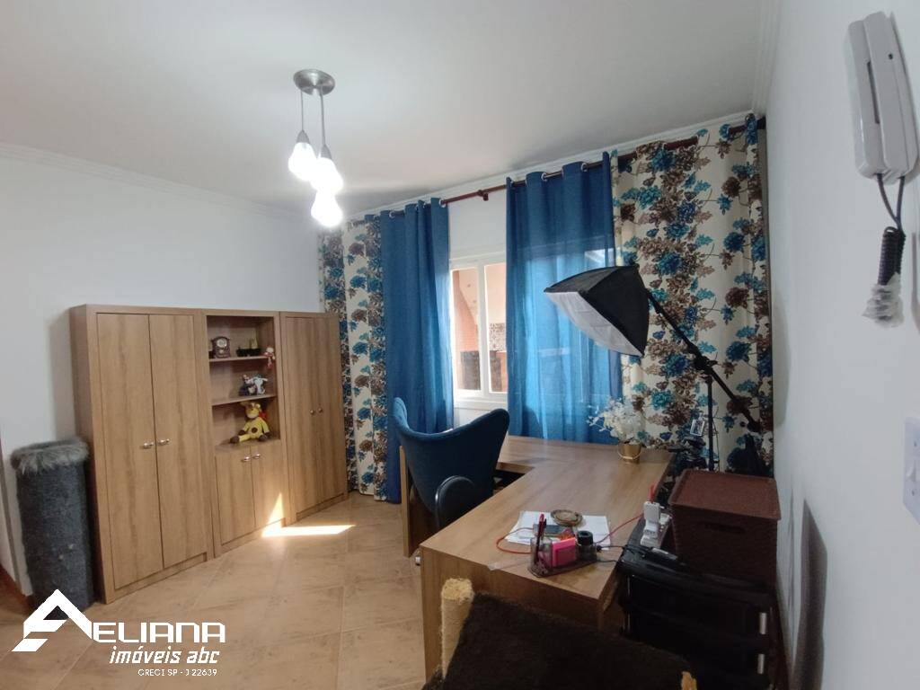 Casa à venda com 3 quartos, 240m² - Foto 17