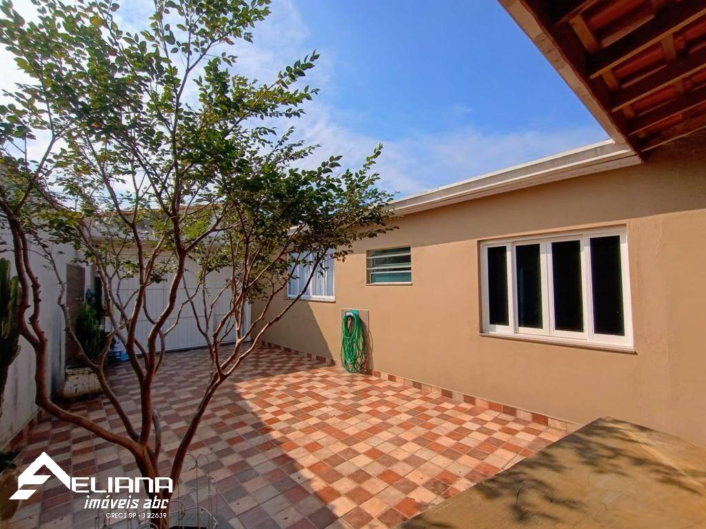 Casa à venda com 3 quartos, 240m² - Foto 3