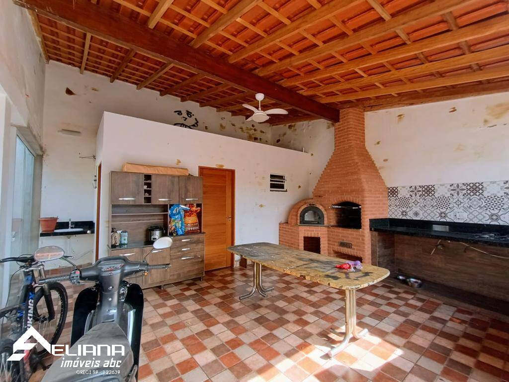 Casa à venda com 3 quartos, 240m² - Foto 24