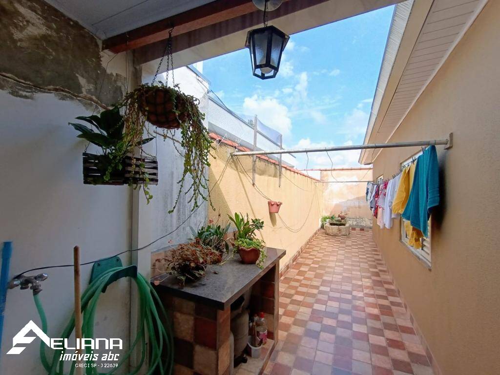 Casa à venda com 3 quartos, 240m² - Foto 27