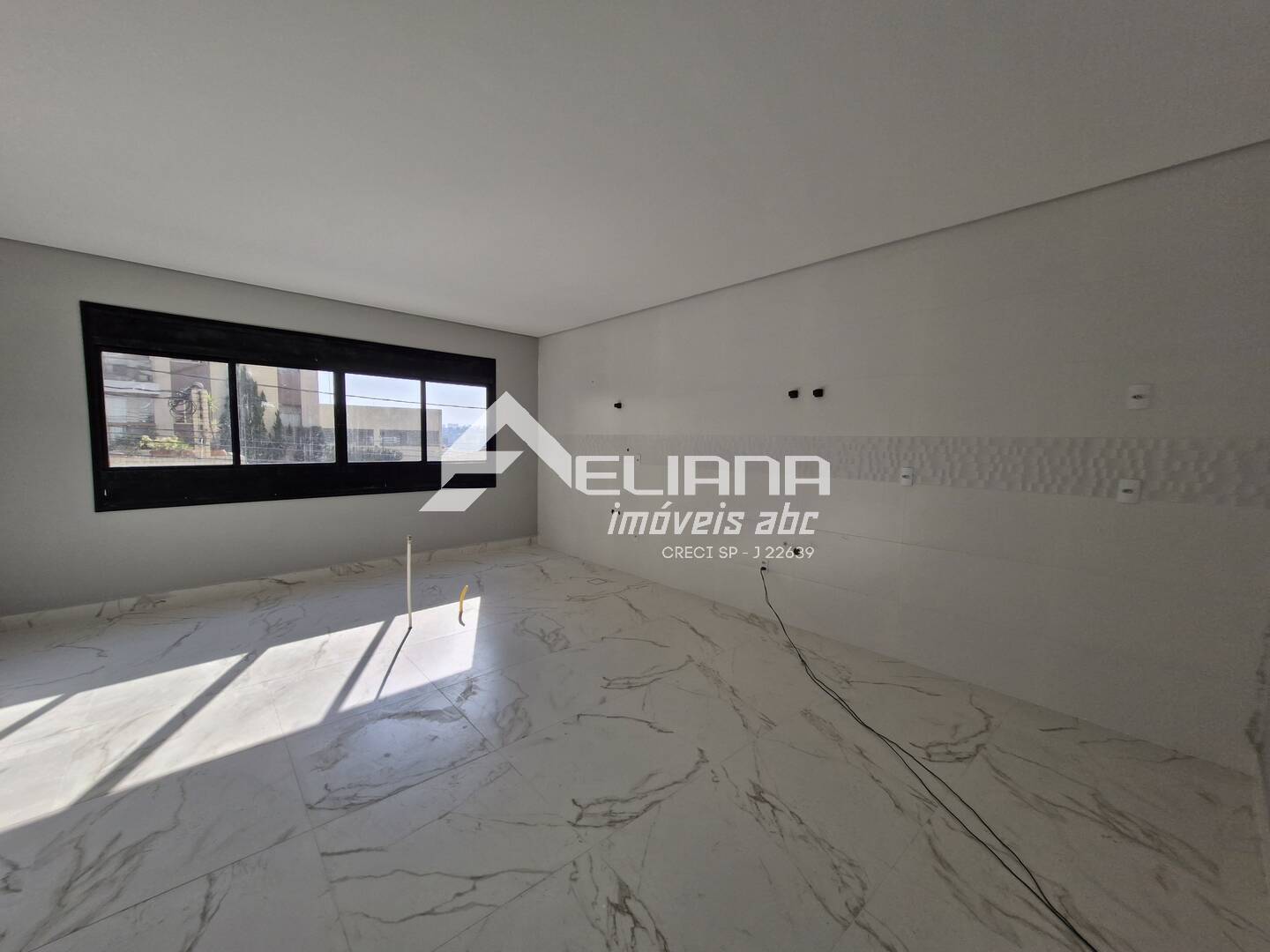 Casa à venda com 3 quartos, 174m² - Foto 4
