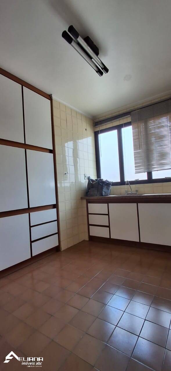 Apartamento à venda com 4 quartos, 140m² - Foto 8