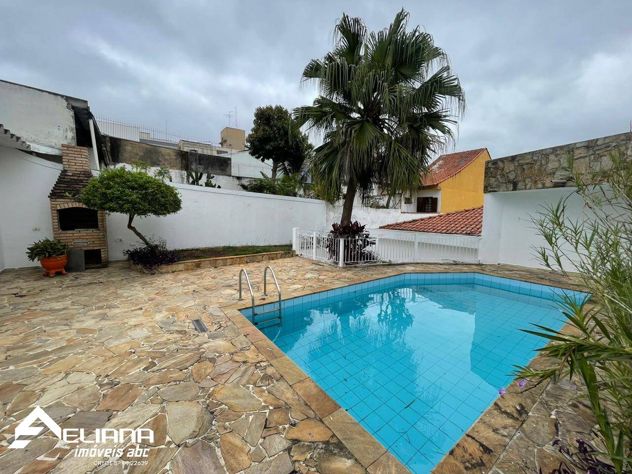 Casa, 4 quartos, 272 m² - Foto 1