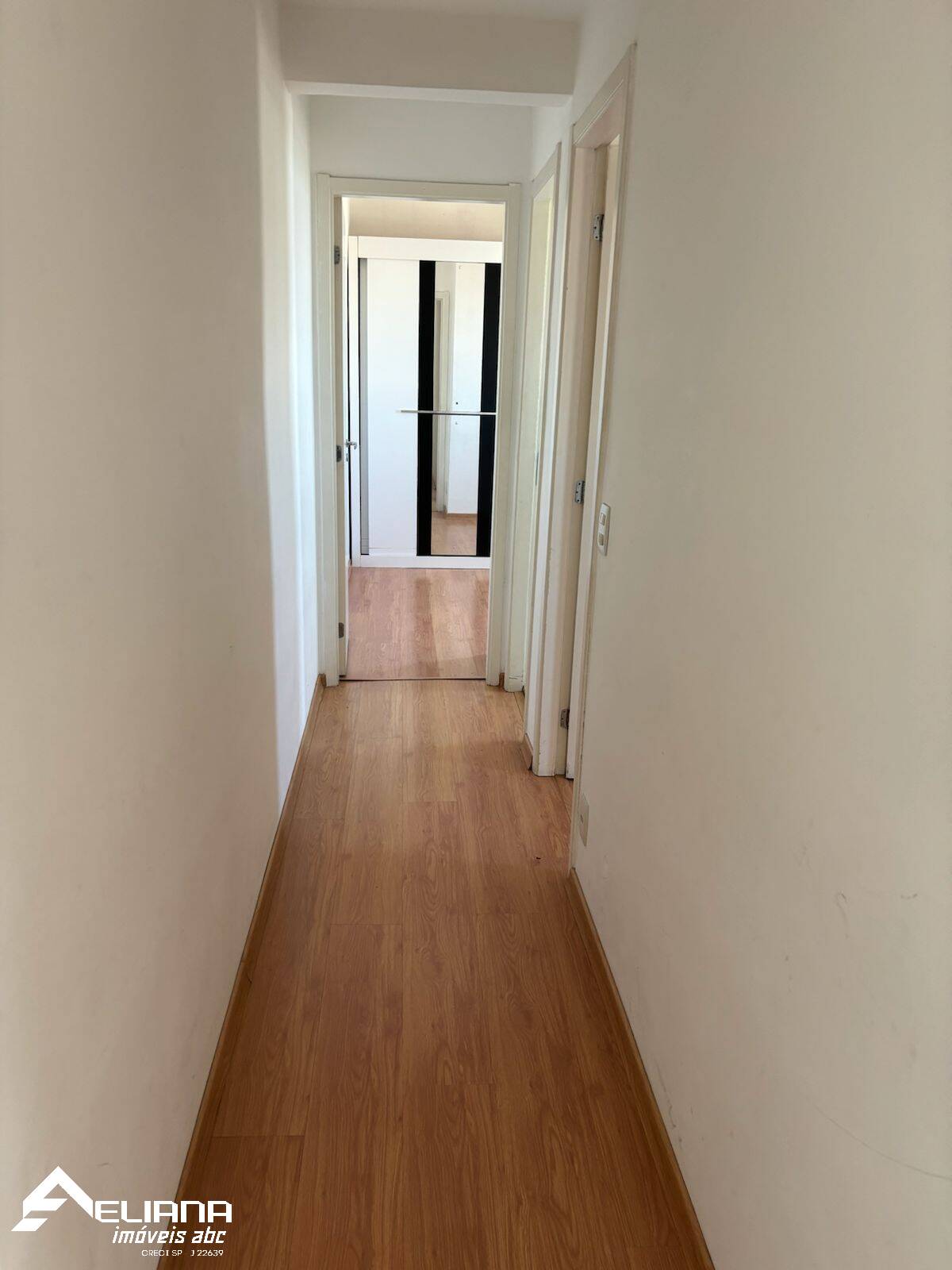 Apartamento à venda com 2 quartos, 58m² - Foto 3