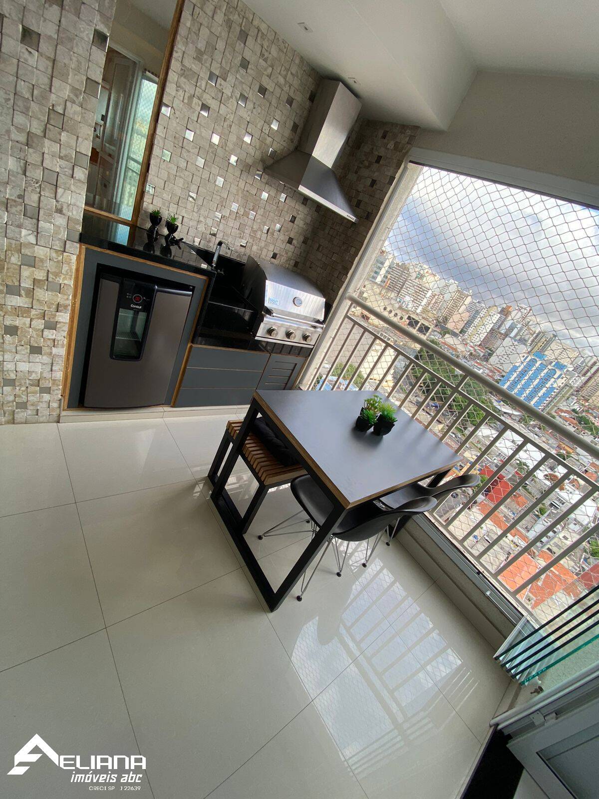 Apartamento à venda com 2 quartos, 73m² - Foto 2