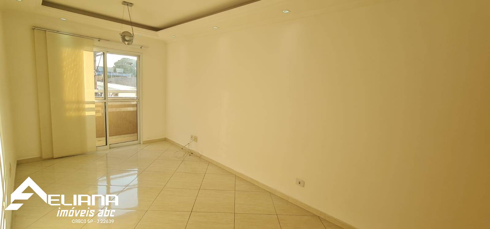 Apartamento à venda com 2 quartos, 70m² - Foto 1