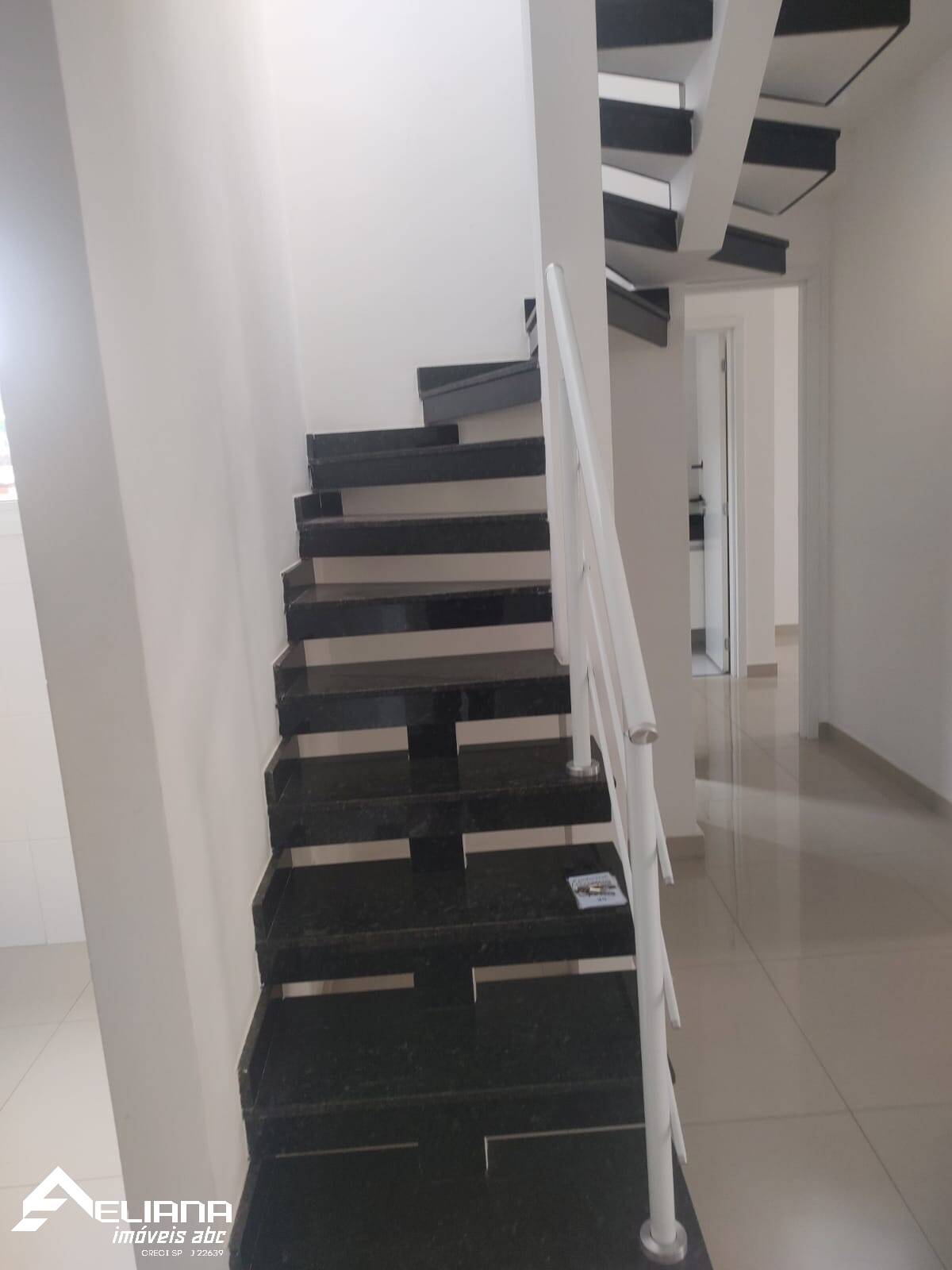 Cobertura à venda com 2 quartos, 120m² - Foto 2