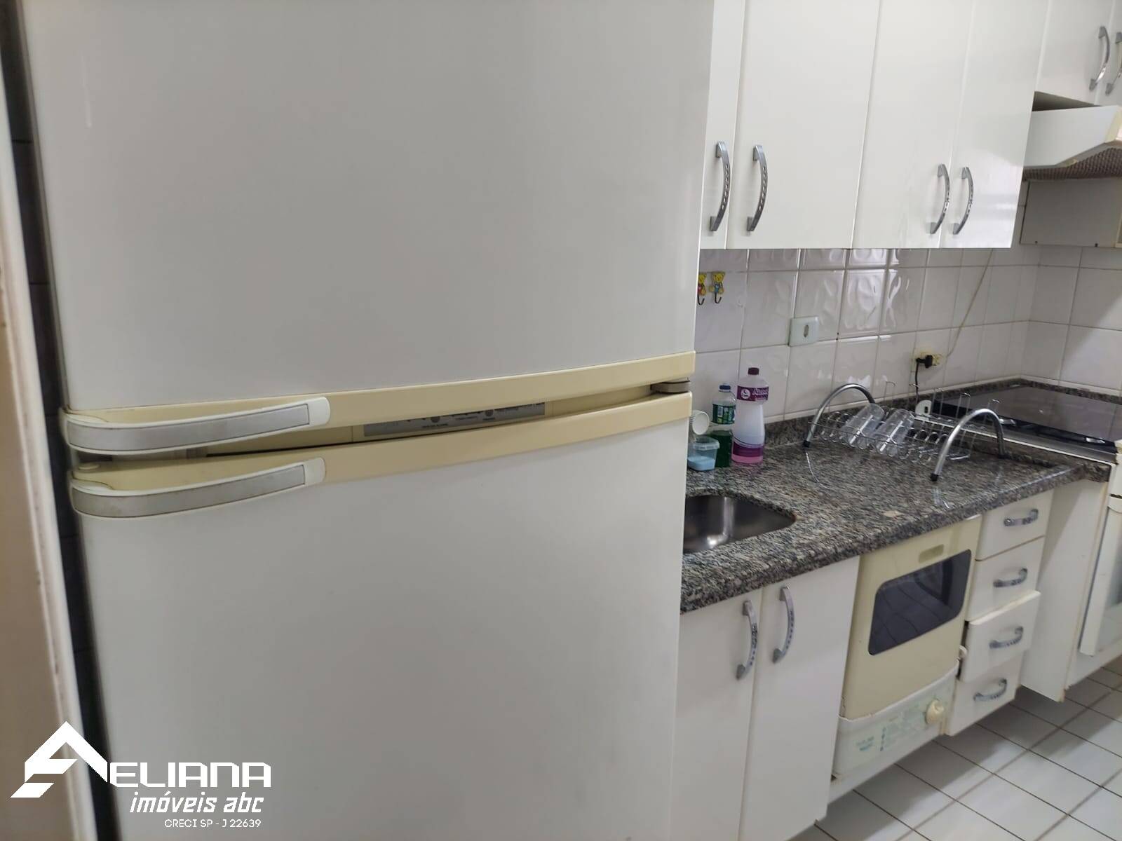 Apartamento à venda com 2 quartos, 62m² - Foto 9