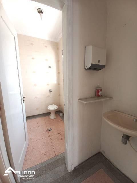 Sobrado para alugar com 6 quartos, 350m² - Foto 24