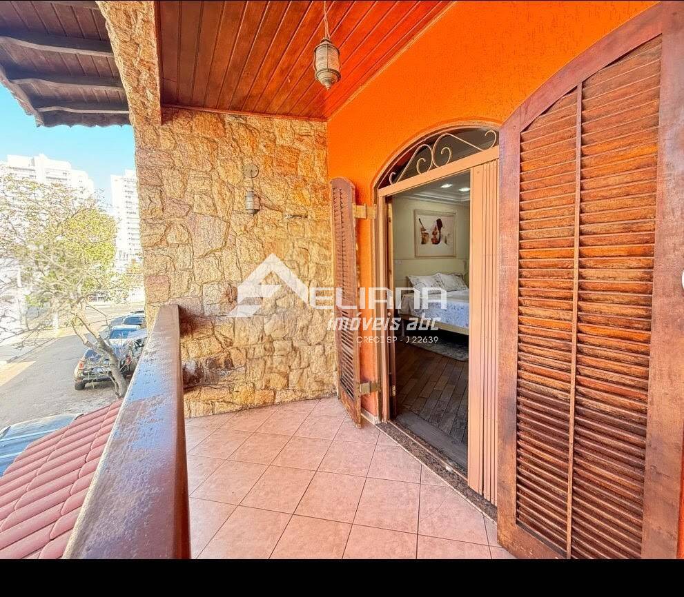 Sobrado, 3 quartos, 270 m² - Foto 1