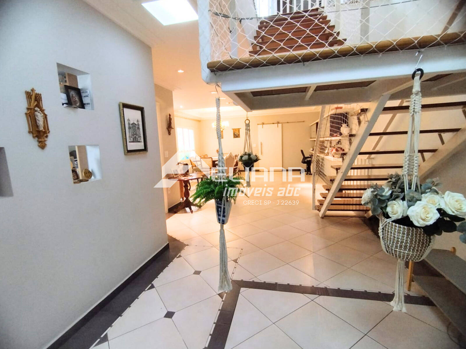 Sobrado, 3 quartos, 270 m² - Foto 2