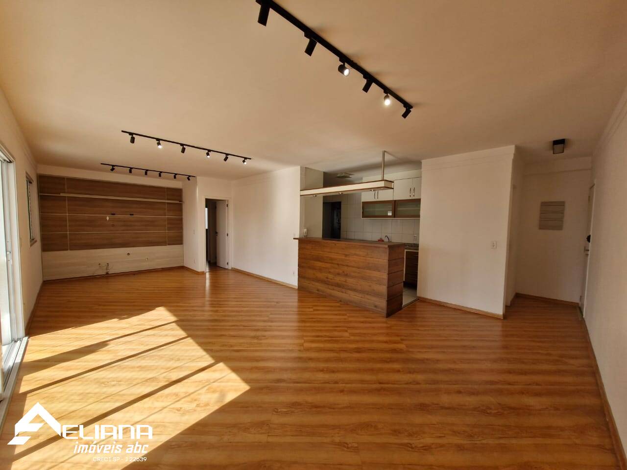 Apartamento para alugar com 3 quartos, 125m² - Foto 4
