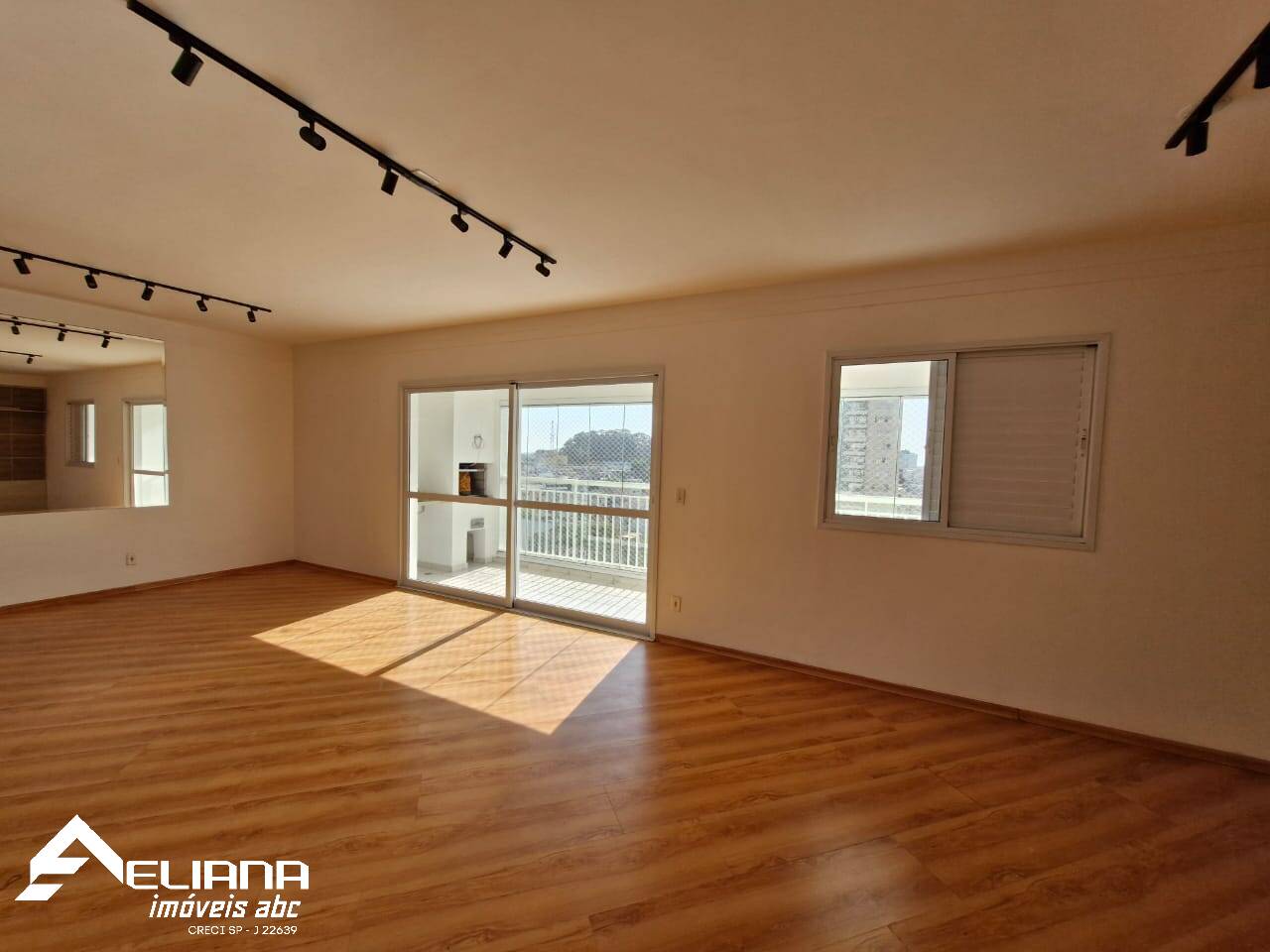 Apartamento para alugar com 3 quartos, 125m² - Foto 8