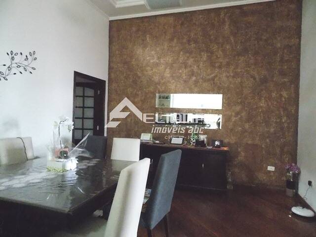 Casa, 4 quartos, 205 m² - Foto 2
